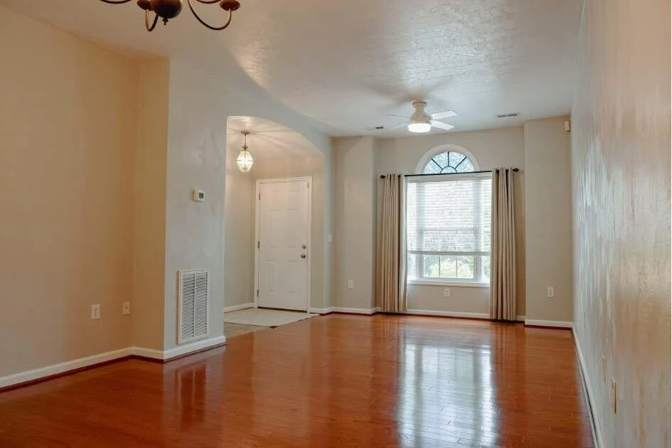 8205 Emerald Court DR - Photo 3