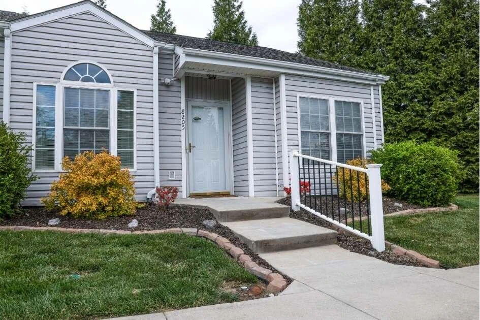 8205 Emerald Court DR - Photo 30