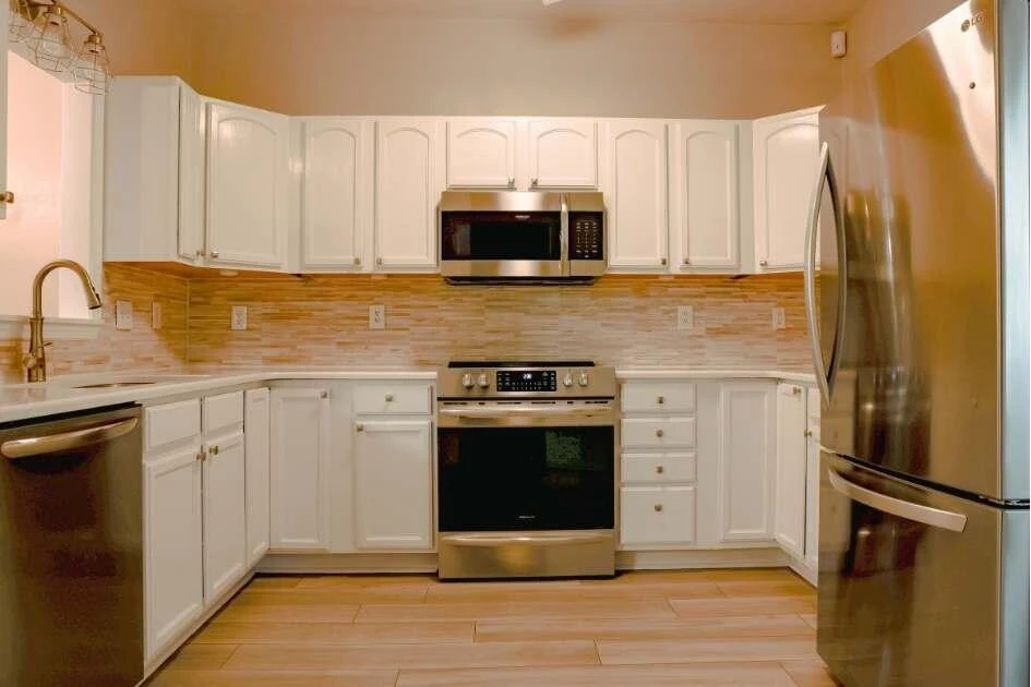 8205 Emerald Court DR - Photo 9