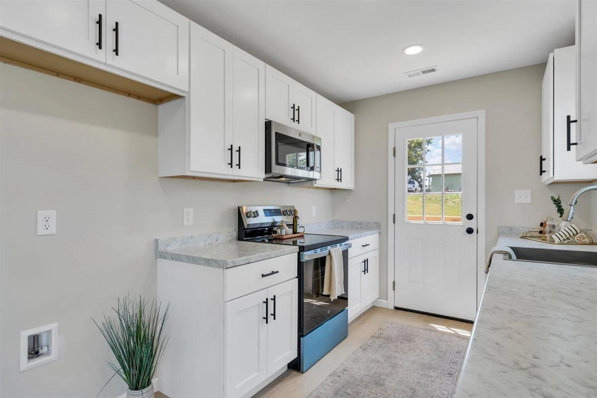 515 Cedar AVE - Photo 12