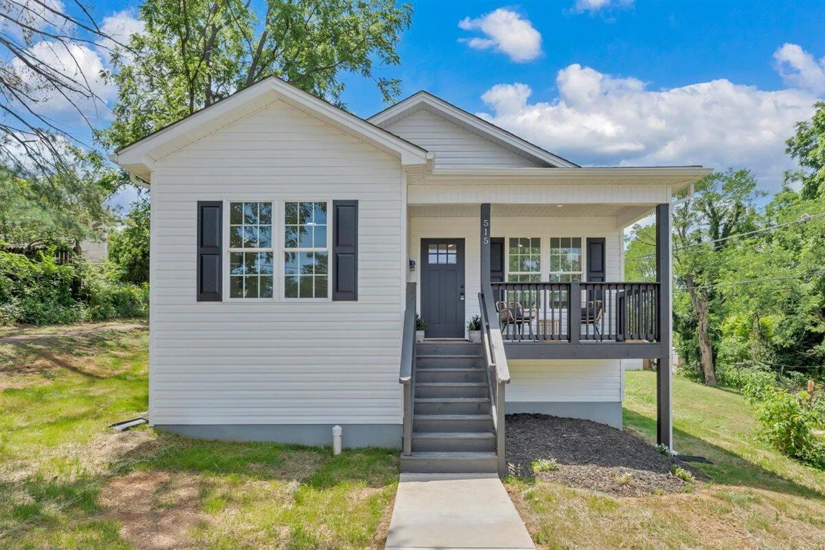 515 Cedar AVE - Photo 2