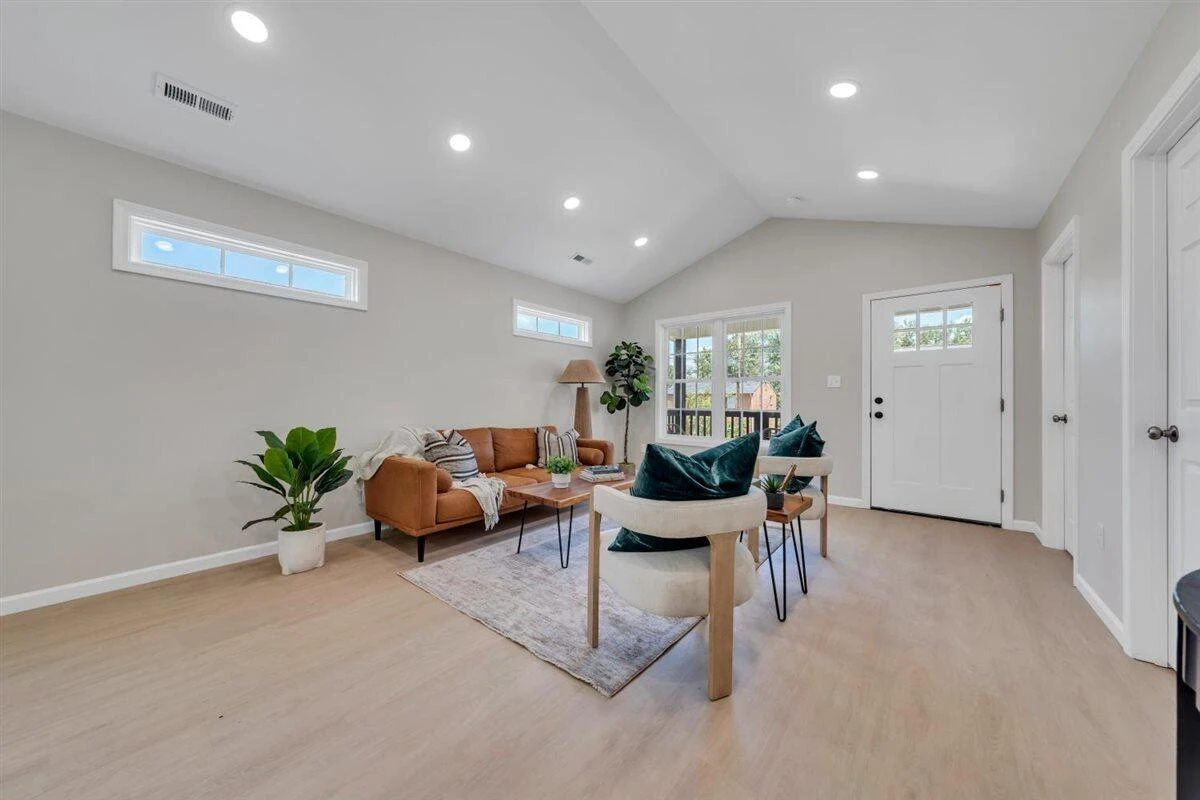 515 Cedar AVE - Photo 6