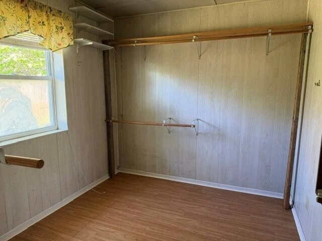 1042 Carrie LN - Photo 10