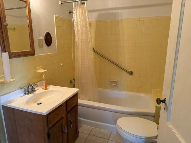 1042 Carrie LN - Photo 11