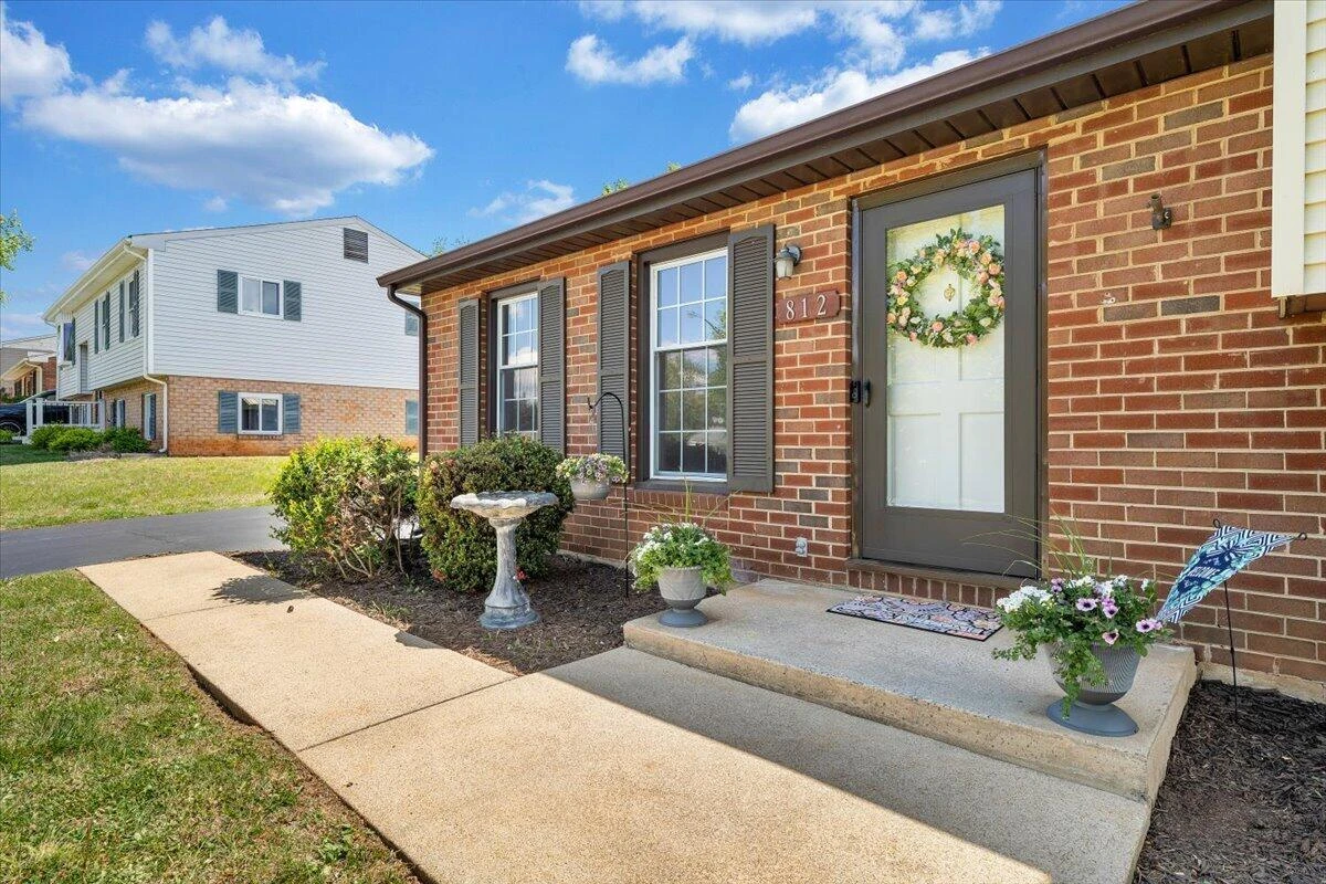 812 Kimball AVE - Photo 9