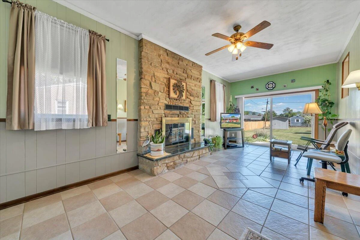 1156 Starmount AVE - Photo 14
