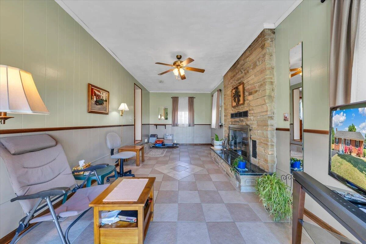 1156 Starmount AVE - Photo 17