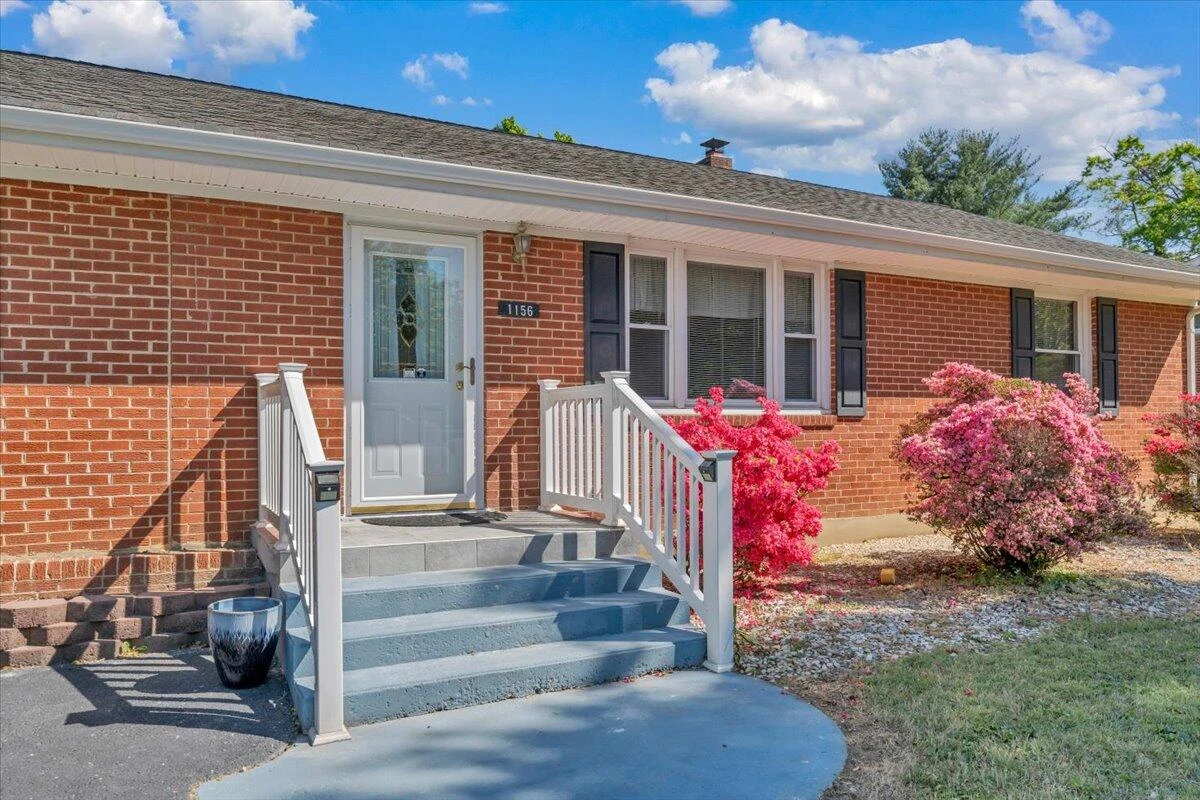 1156 Starmount AVE - Photo 2