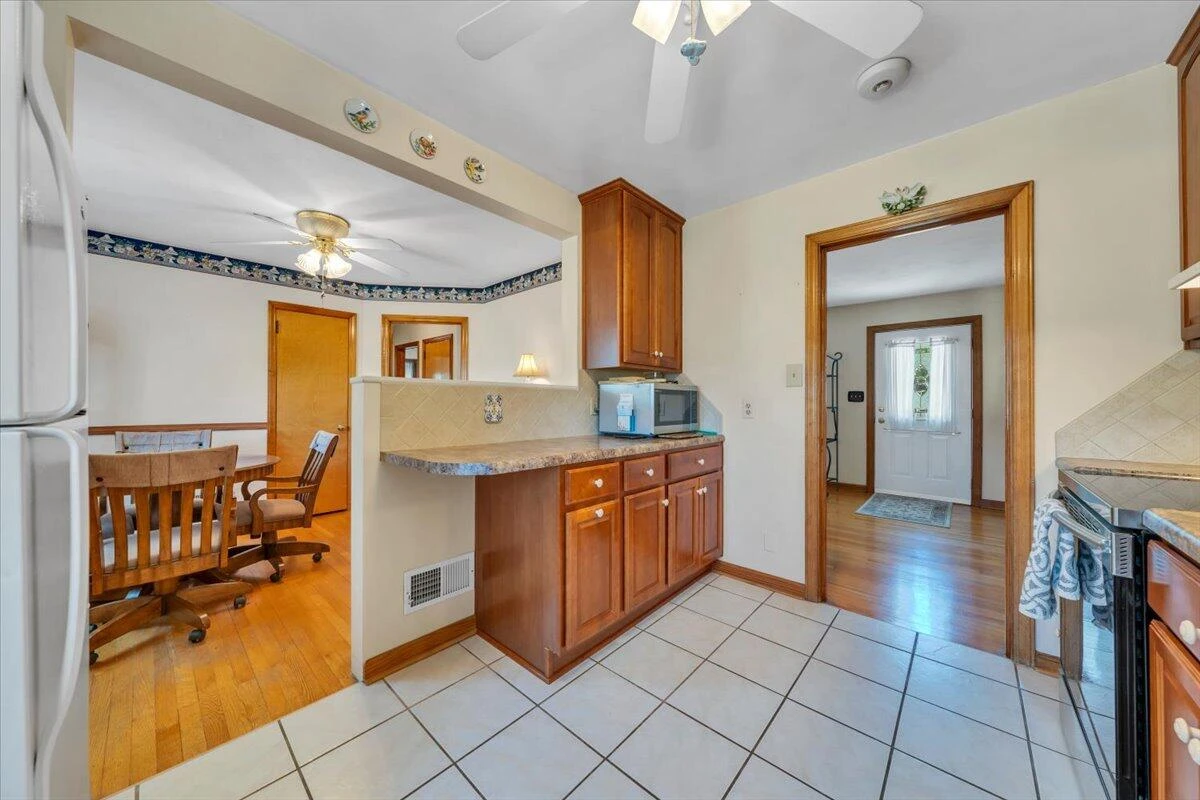 1156 Starmount AVE - Photo 9