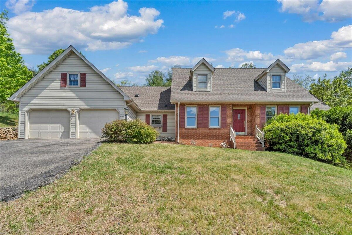 4061 Horsepen Mountain DR