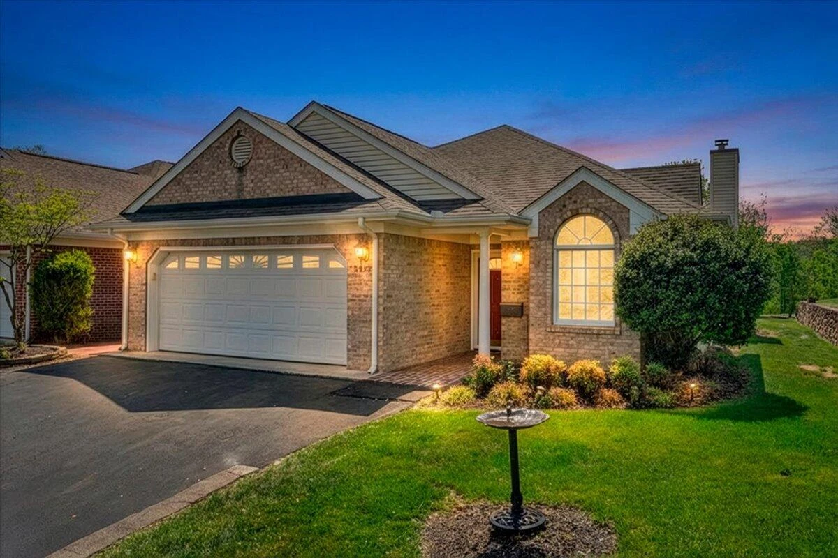 4822 Cave Spring LN