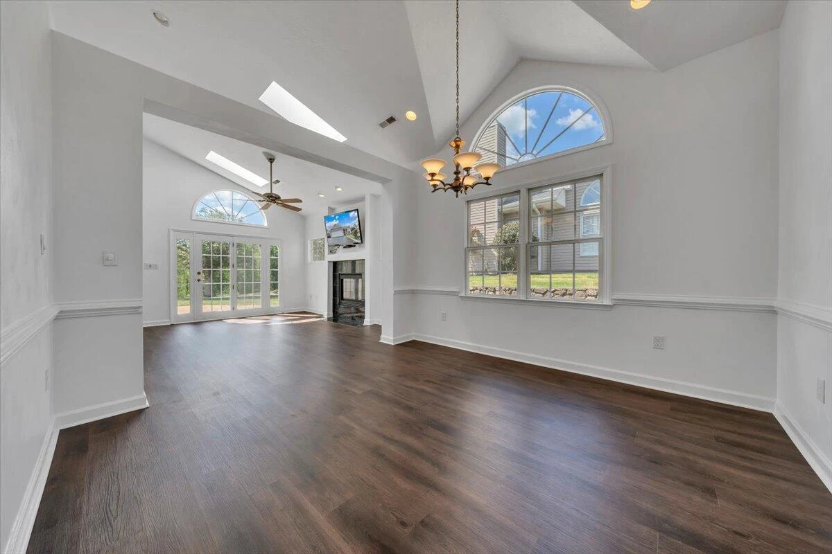 4822 Cave Spring LN - Photo 13