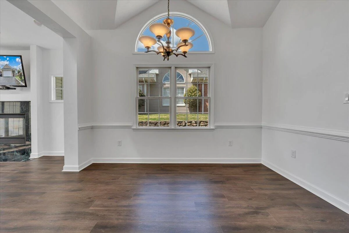 4822 Cave Spring LN - Photo 14
