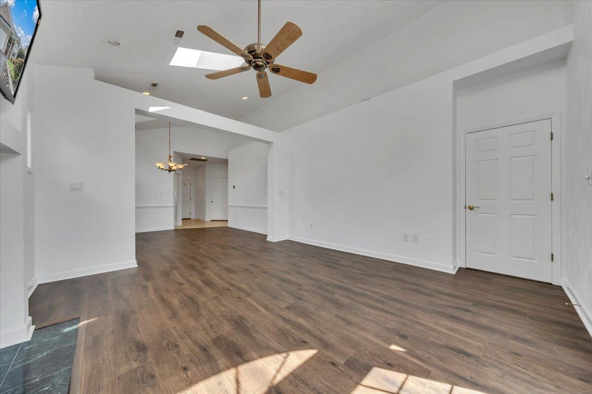 4822 Cave Spring LN - Photo 20