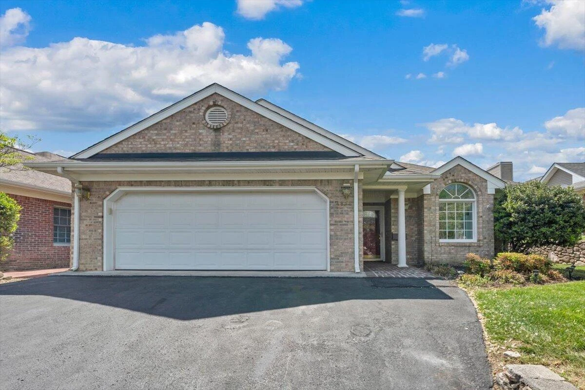 4822 Cave Spring LN - Photo 3