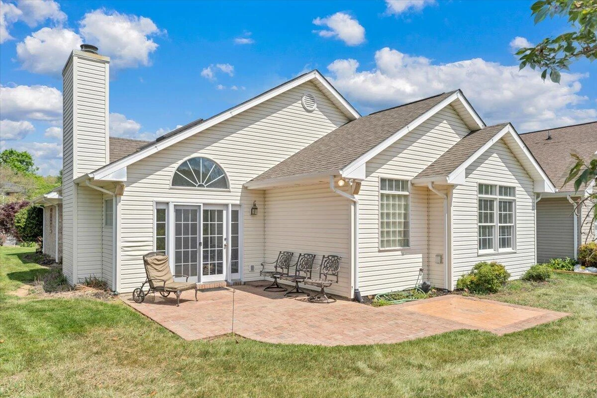 4822 Cave Spring LN - Photo 38