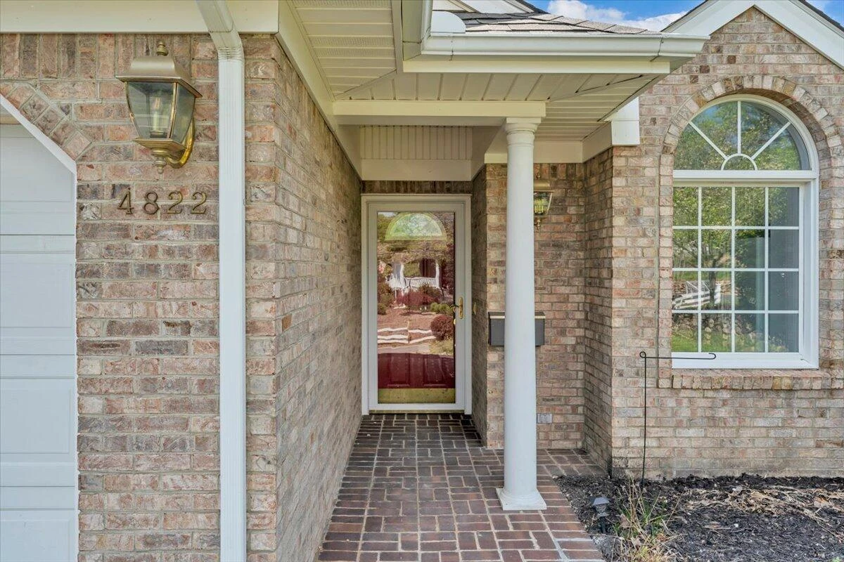 4822 Cave Spring LN - Photo 4