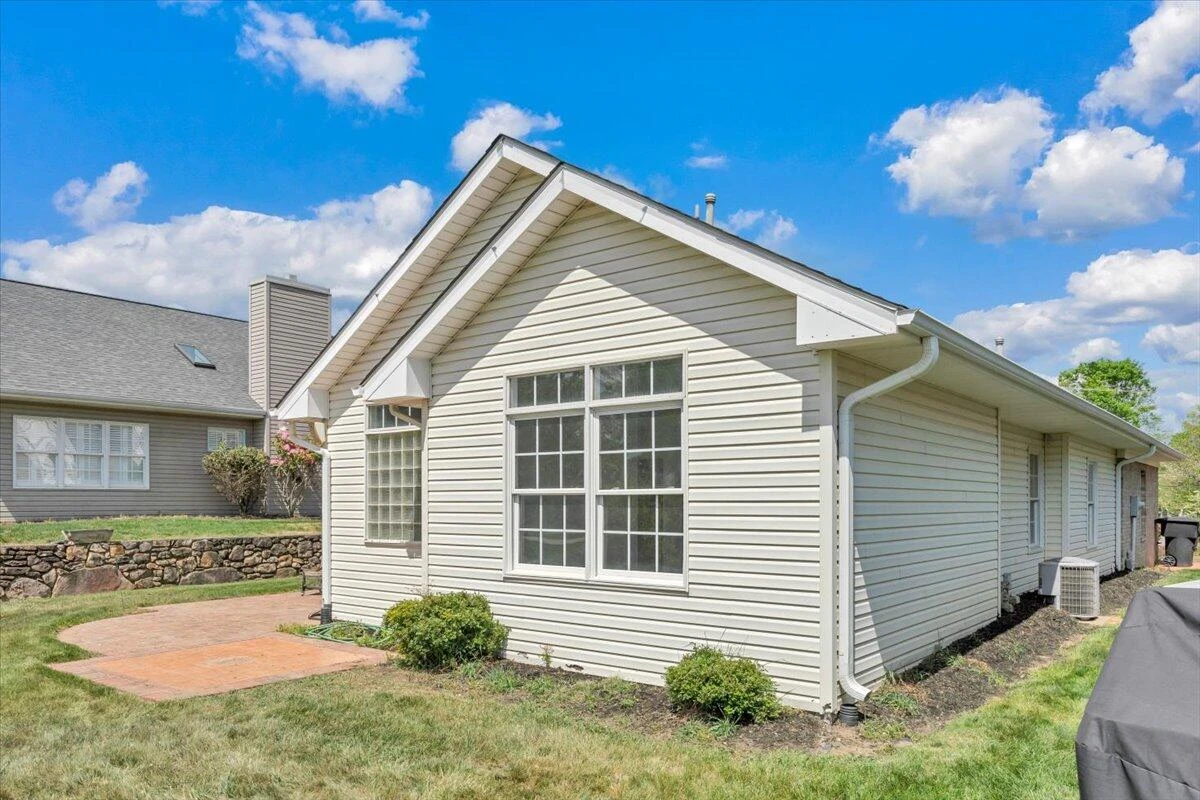 4822 Cave Spring LN - Photo 40