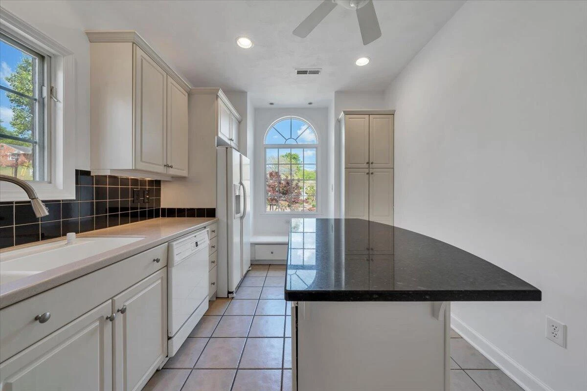 4822 Cave Spring LN - Photo 7
