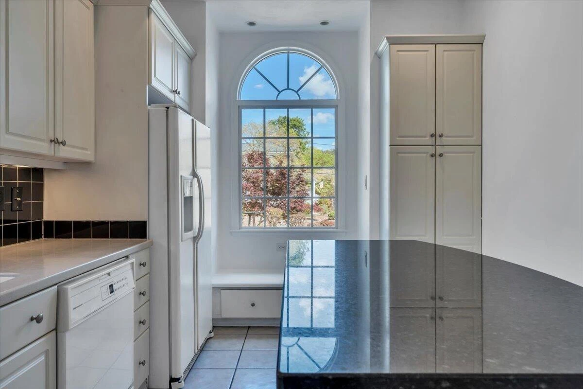 4822 Cave Spring LN - Photo 8