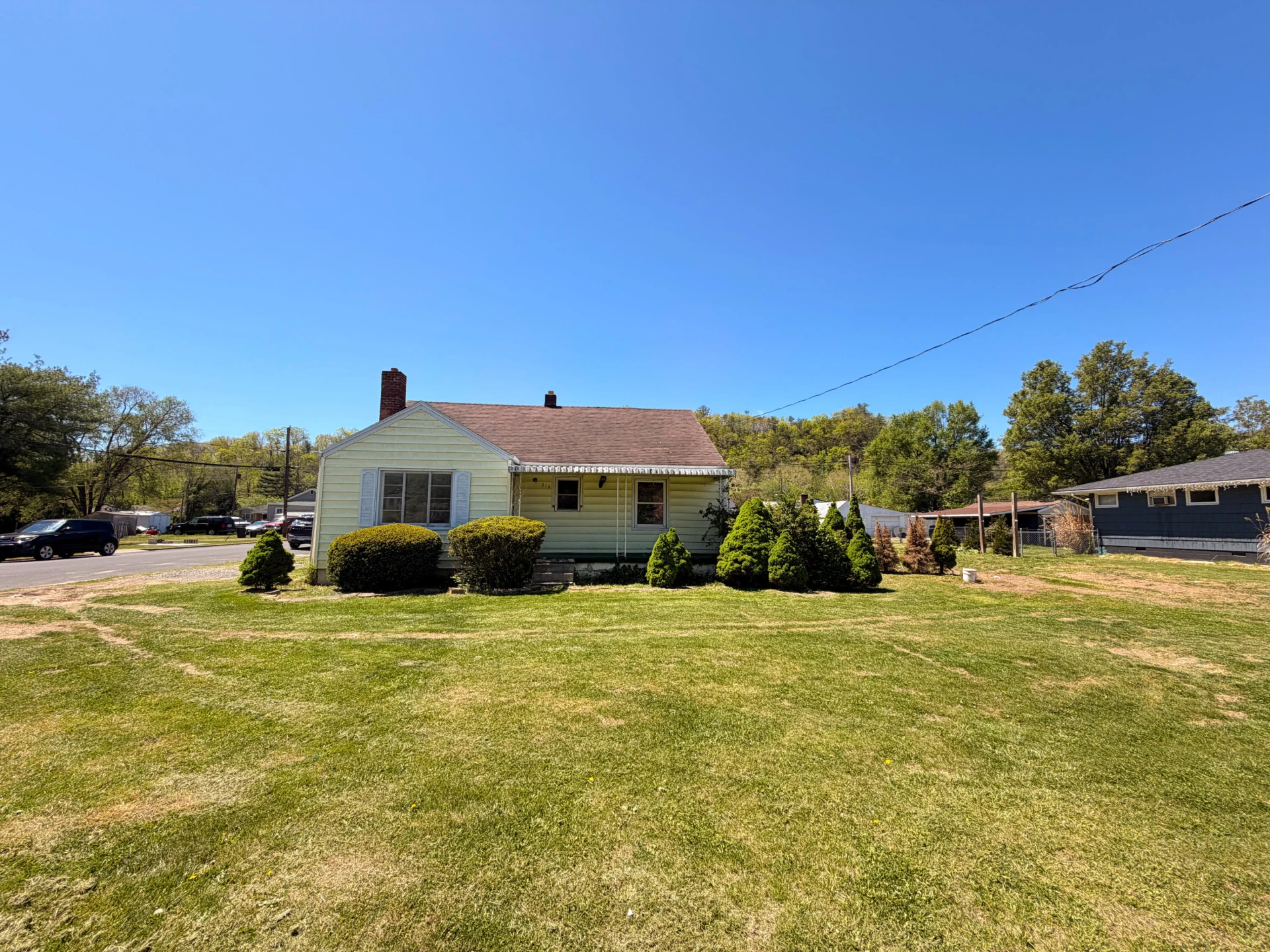 314 S Craig AVE - Photo 2