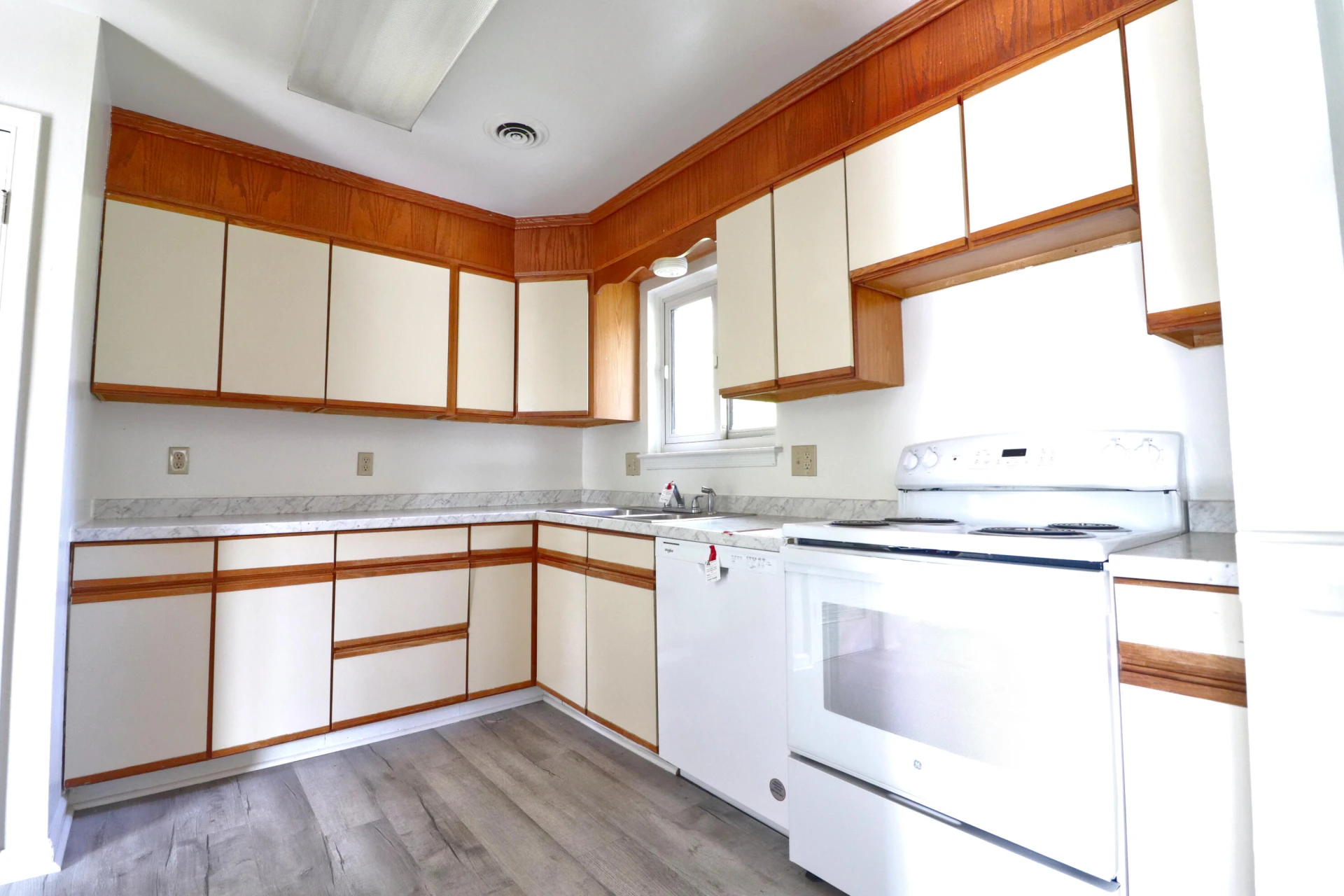 5703 Green Ridge RD - Photo 7