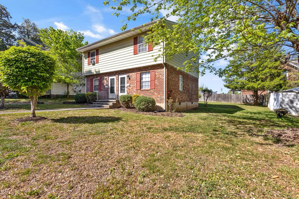 1905 Oxford AVE SW