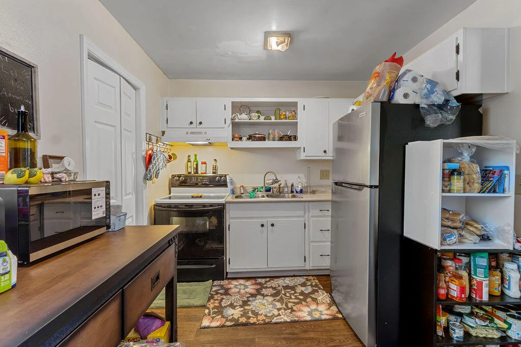 1905 Oxford AVE SW - Photo 10