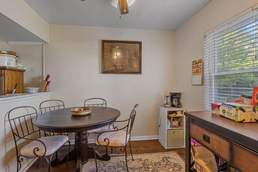 1905 Oxford AVE SW - Photo 11