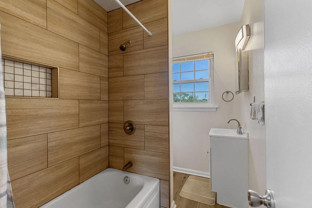 1905 Oxford AVE SW - Photo 5