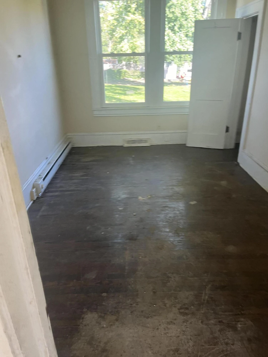 652 Montrose AVE SE - Photo 6