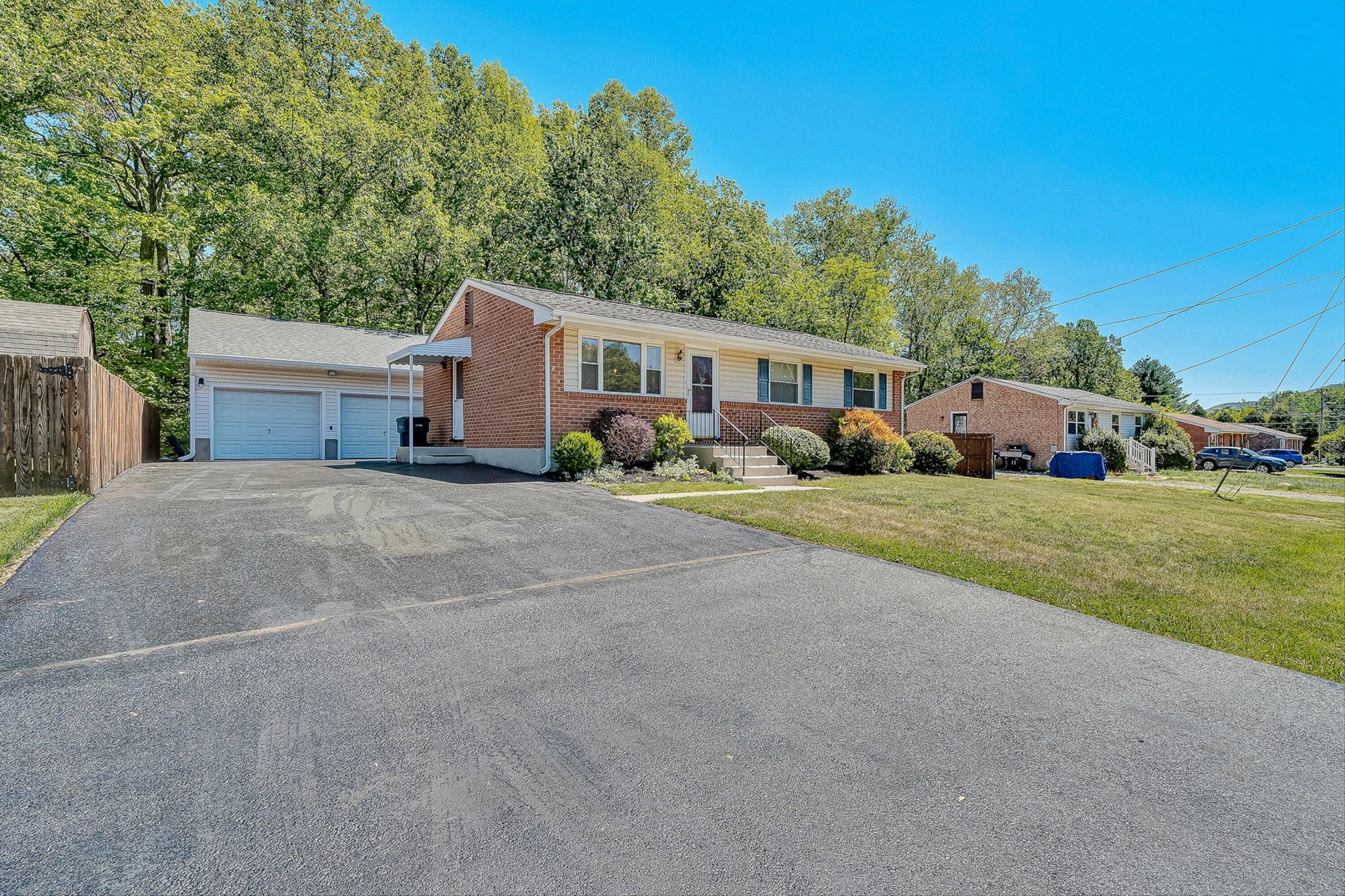 2725 Beaver Brook RD