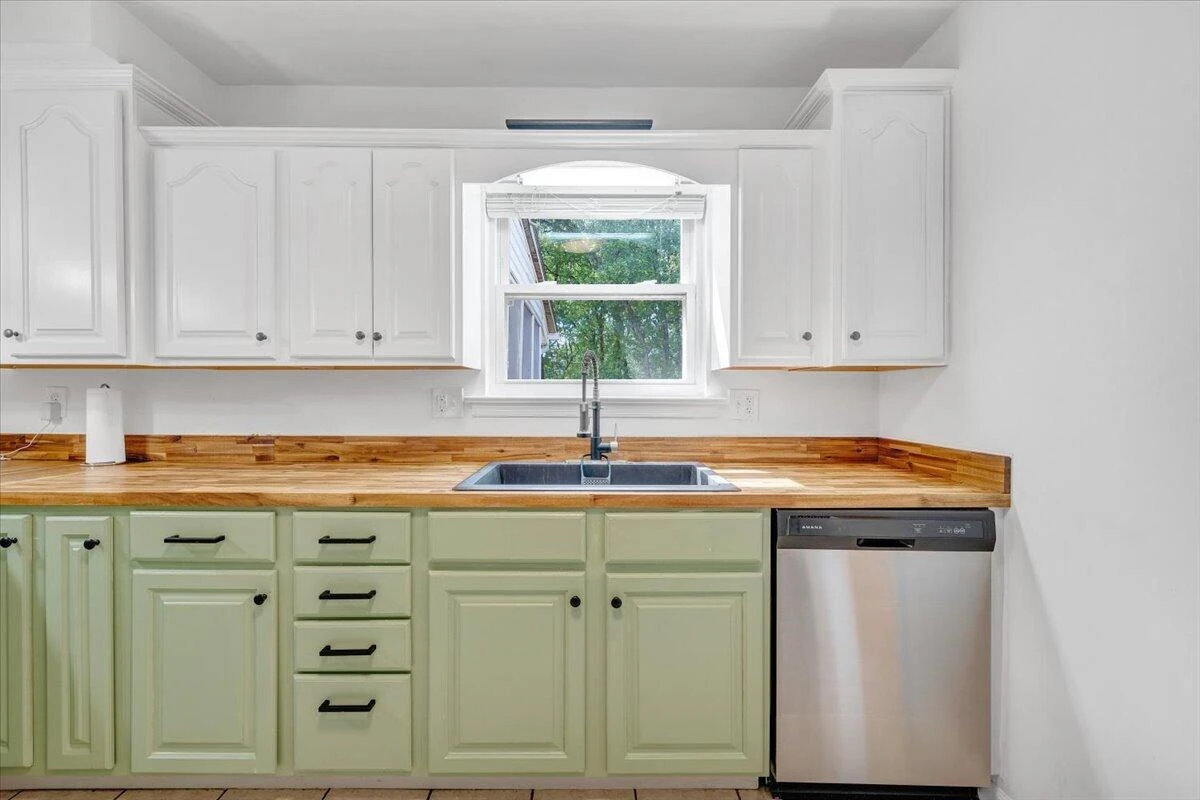 1036 Howell DR - Photo 15