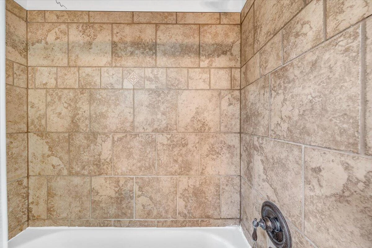 1036 Howell DR - Photo 32