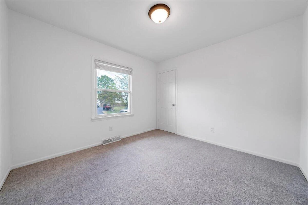 1036 Howell DR - Photo 34