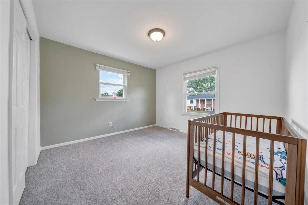 1036 Howell DR - Photo 35