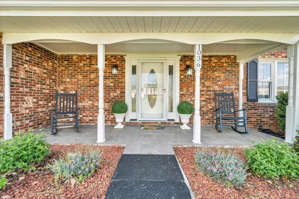 1036 Howell DR - Photo 4