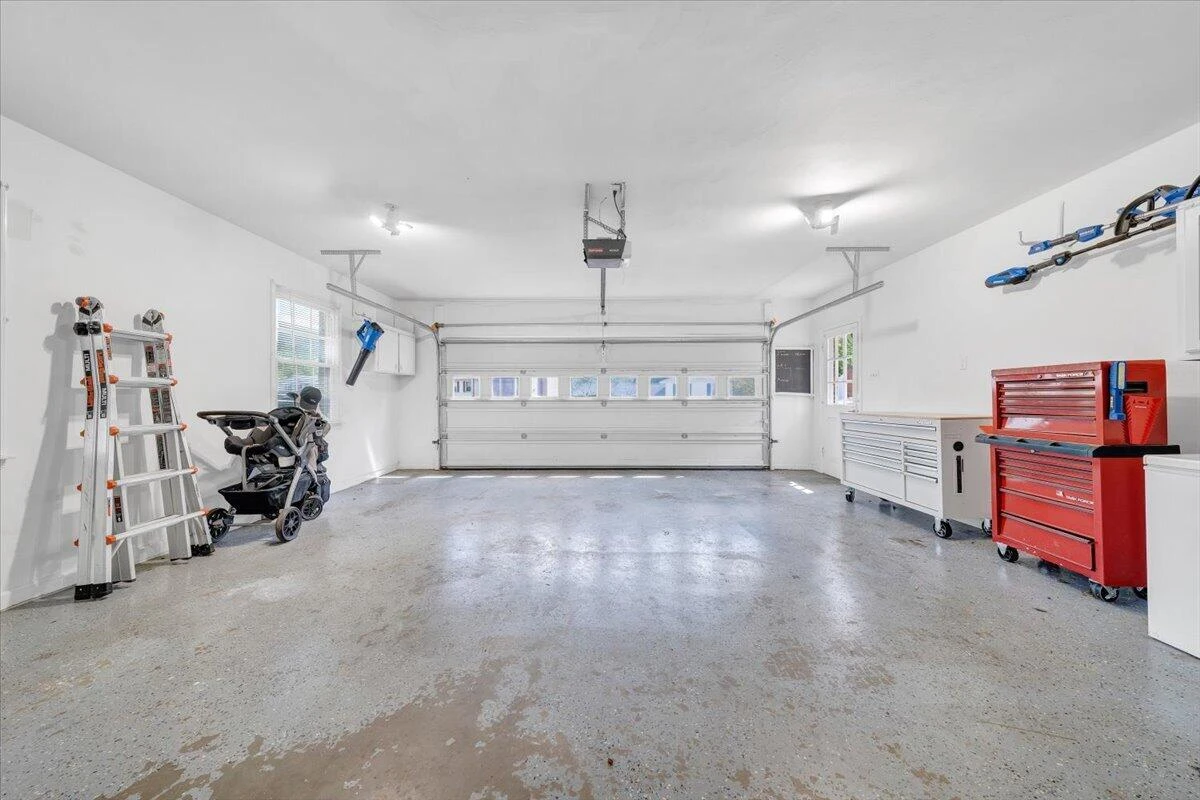 1036 Howell DR - Photo 49