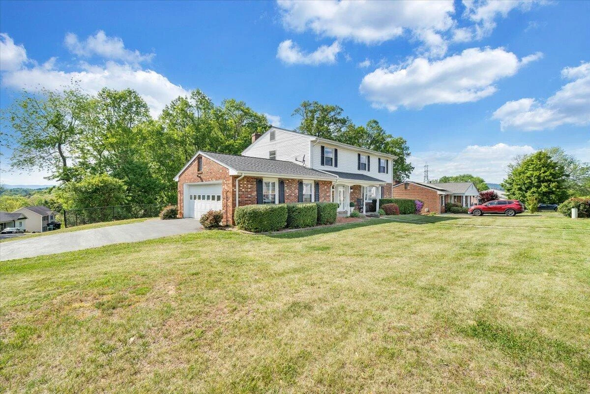 1036 Howell DR - Photo 59