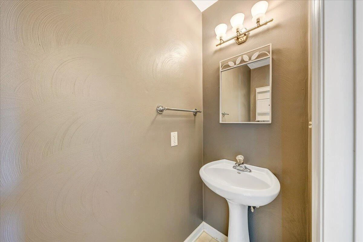 4310 Quail DR NW - Photo 16