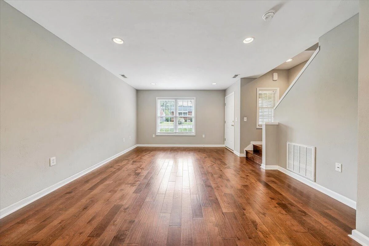 235 Ross ST - Photo 10