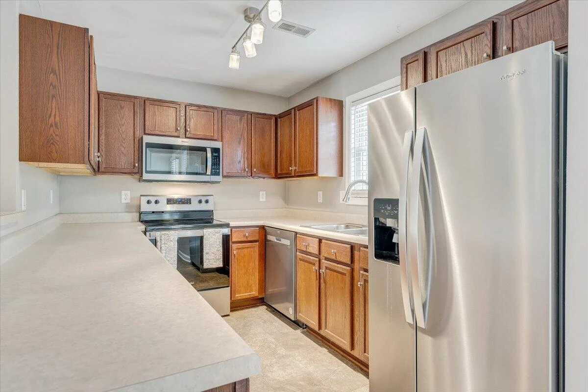 235 Ross ST - Photo 4