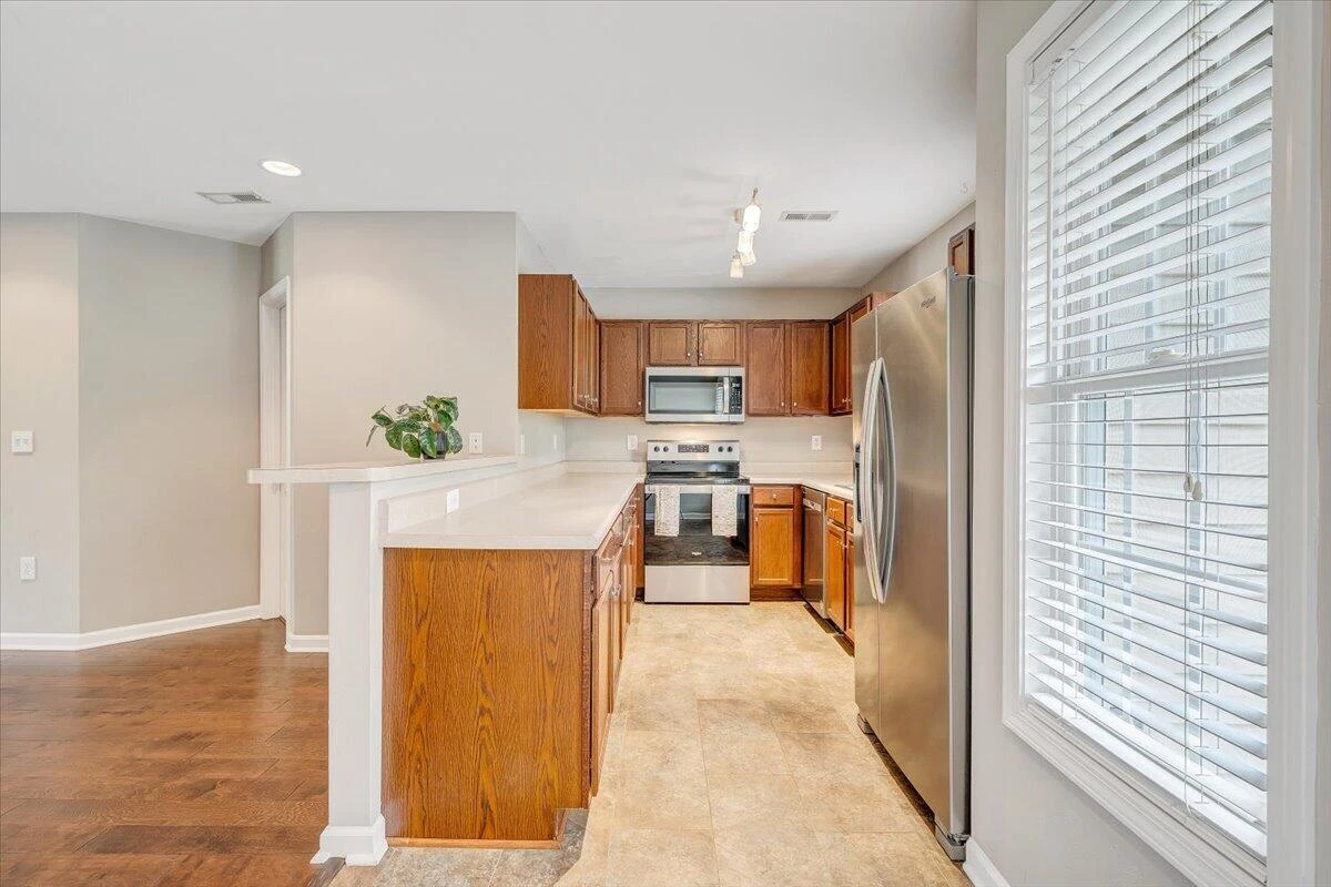 235 Ross ST - Photo 5
