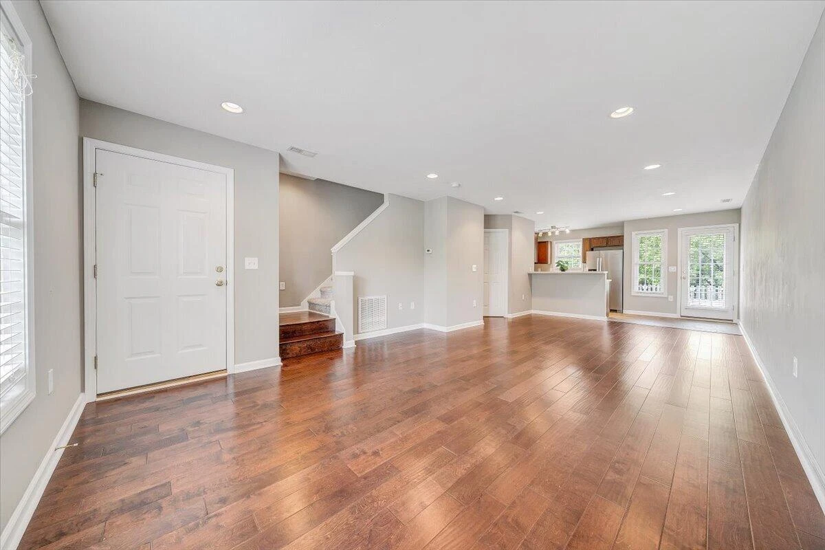 235 Ross ST - Photo 8