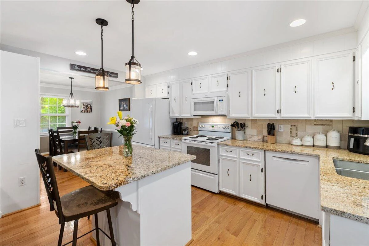 5403 Tomahawk CIR - Photo 13