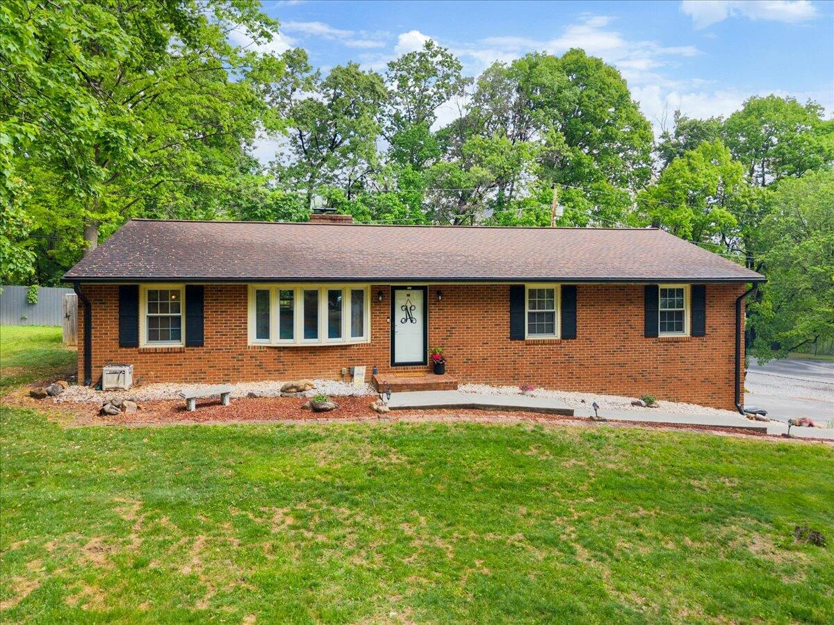 5403 Tomahawk CIR