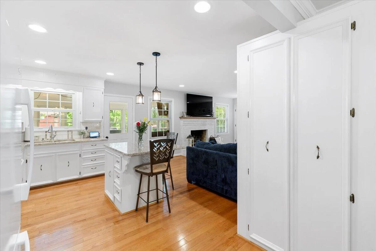 5403 Tomahawk CIR - Photo 9