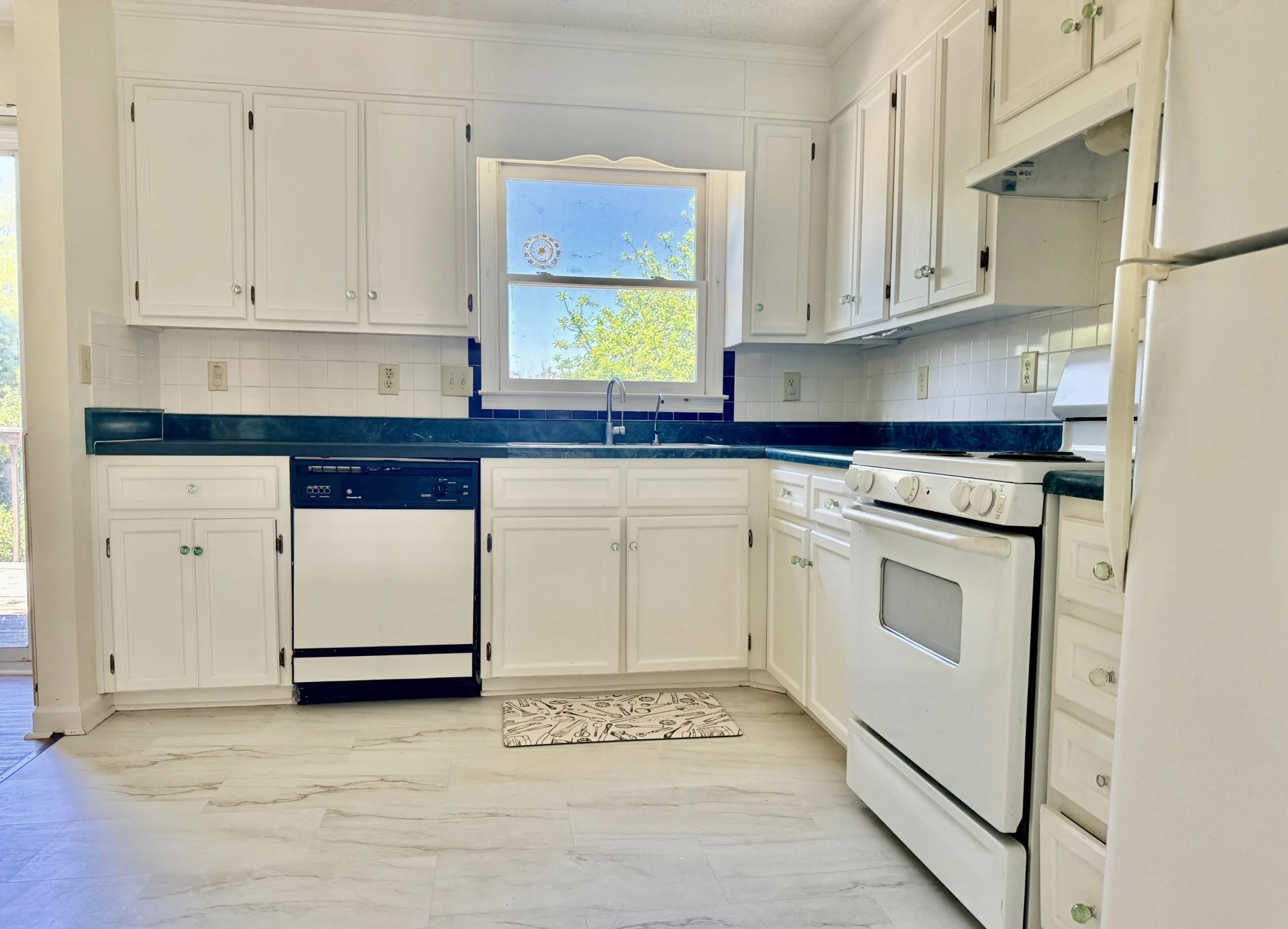 2602 Radford RD NE - Photo 3