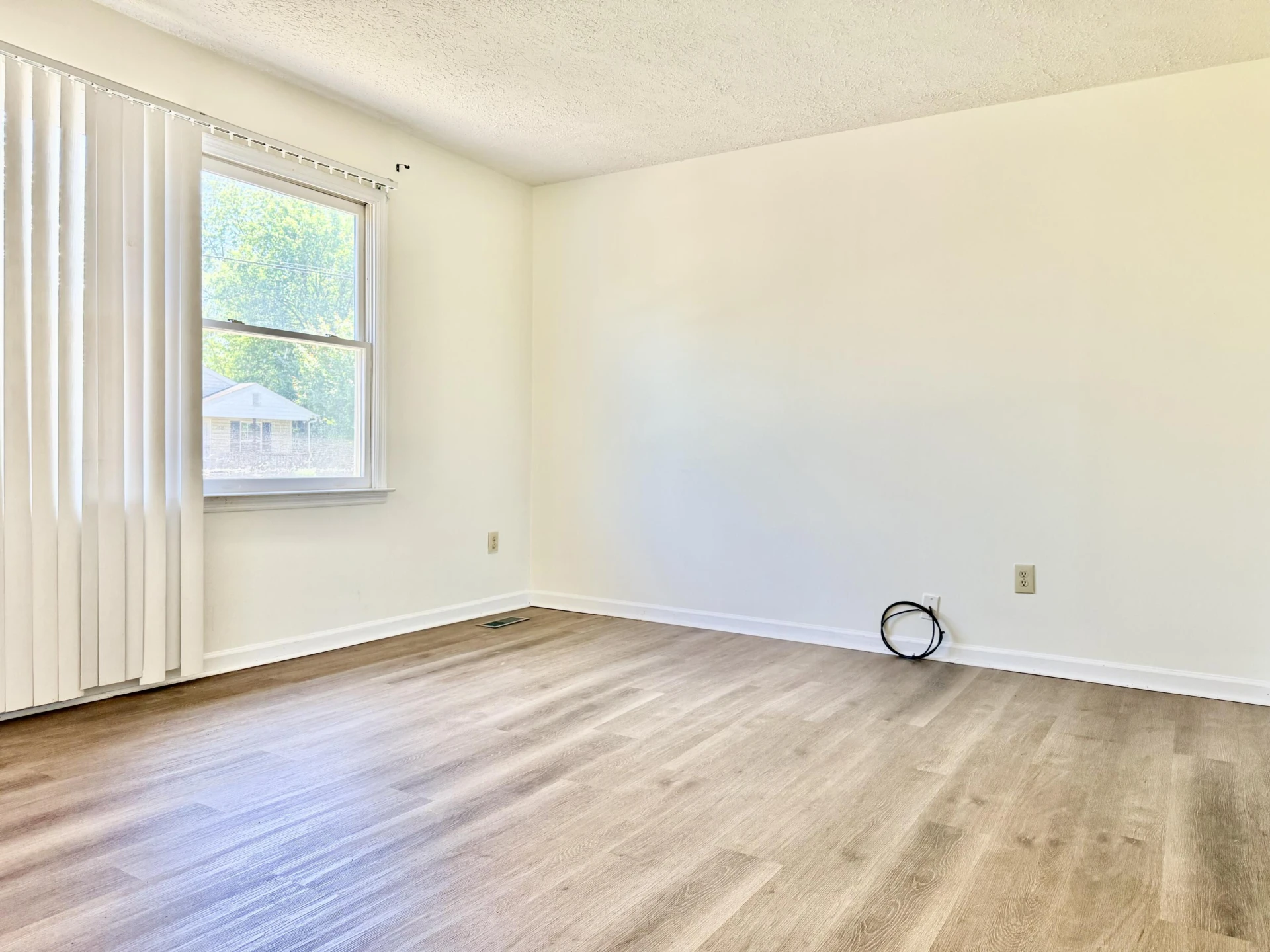 2602 Radford RD NE - Photo 4