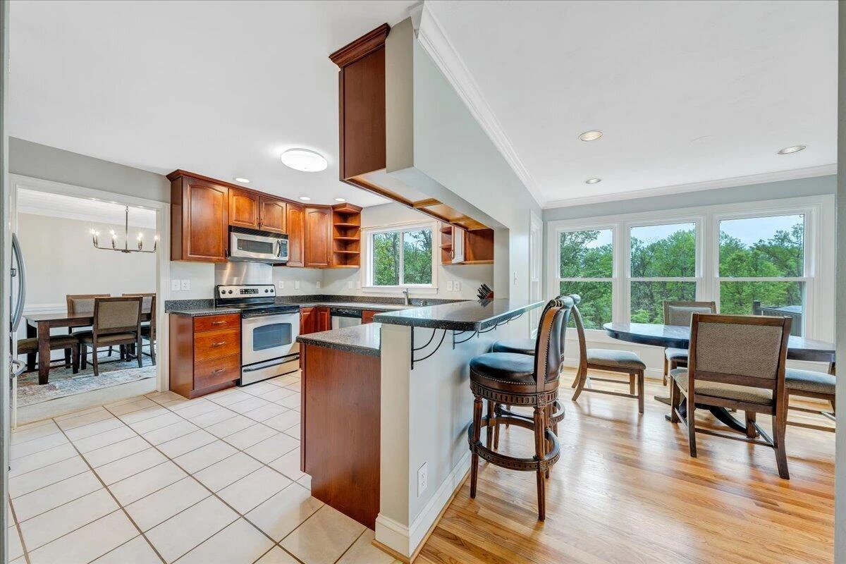 1562 Strawberry Mountain DR - Photo 15